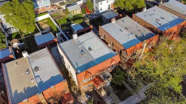 Bayside, NY 11361,45-45 215th PL