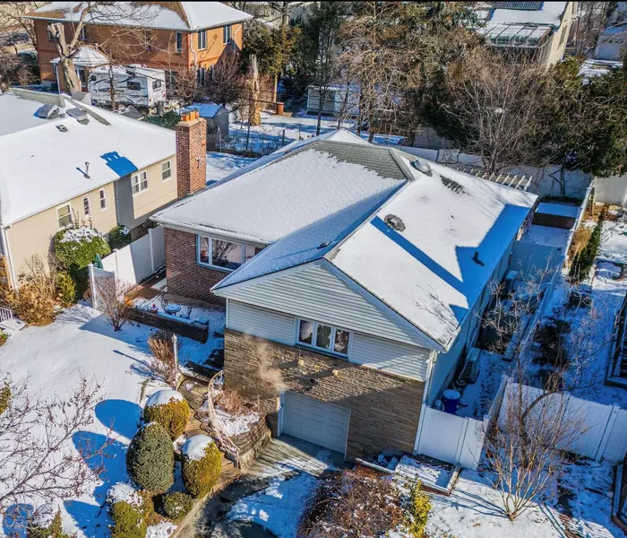 61-25 211 street, Bayside, NY 11364