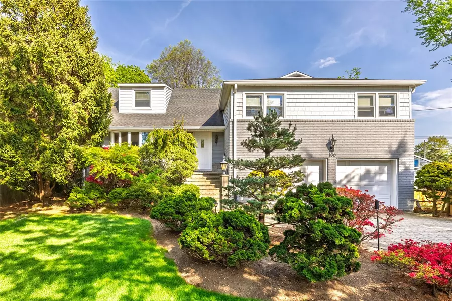 100 Marlborough CT, Rockville Centre, NY 11570