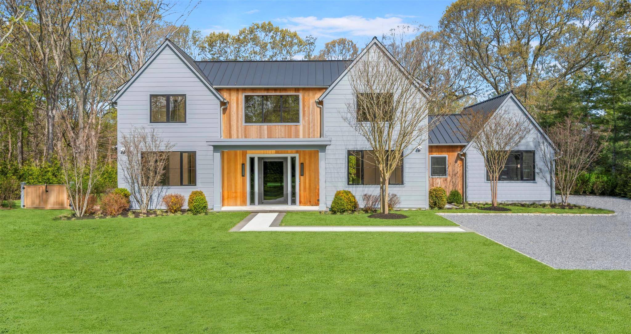 Southampton, NY 11968,8 Ashwood CT