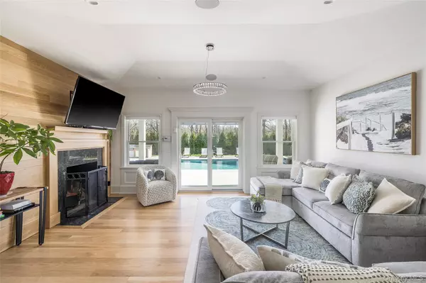 Quiogue, NY 11978,9 Jennifers PATH