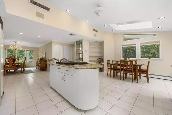 Jericho, NY 11753,74 Rockland Dr.