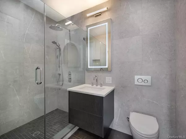 Astoria, NY 11105,21-31 Shore BLVD #2D