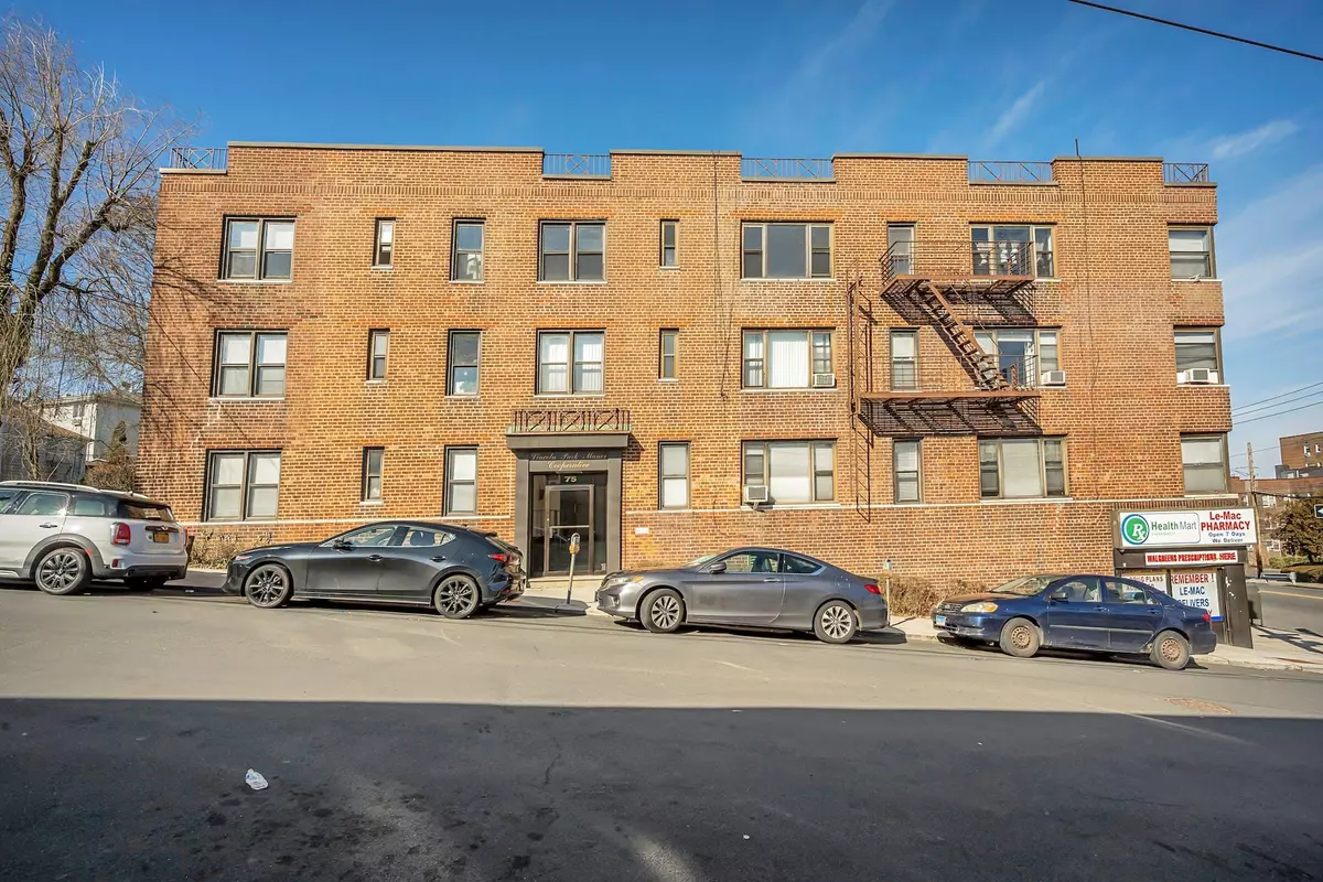 Yonkers, NY 10705,75 Lee AVE #3D