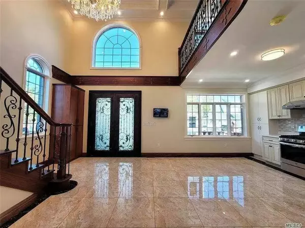 Flushing, NY 11358,189-14 45 RD
