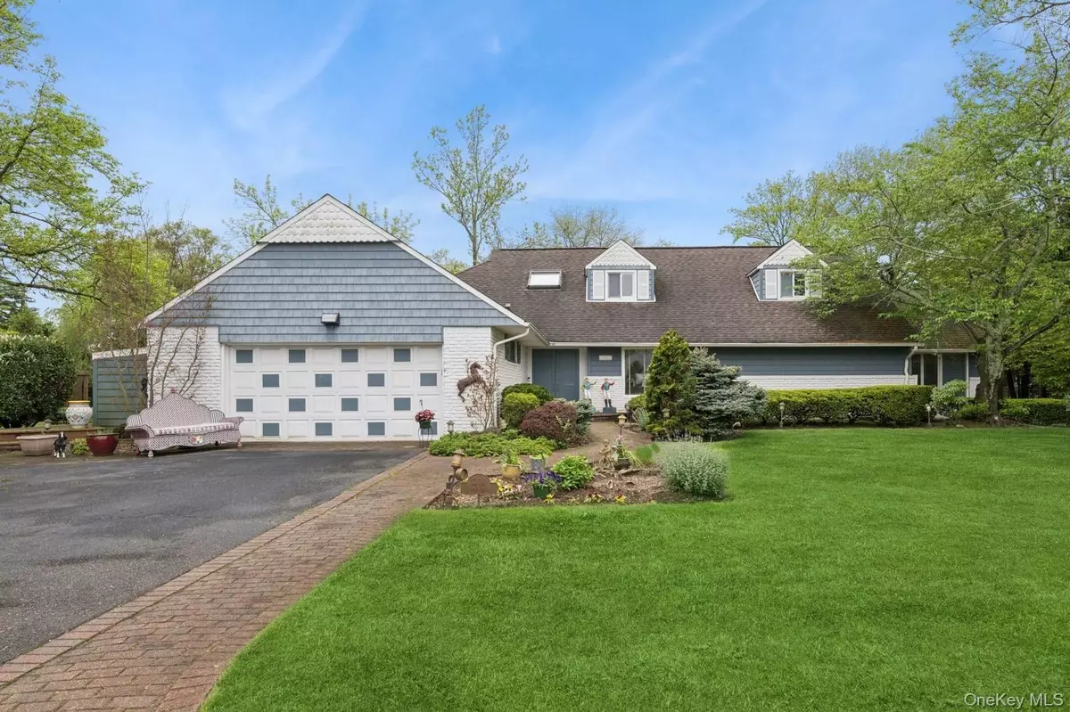 Hewlett Harbor, NY 11557,1302 Azure PL