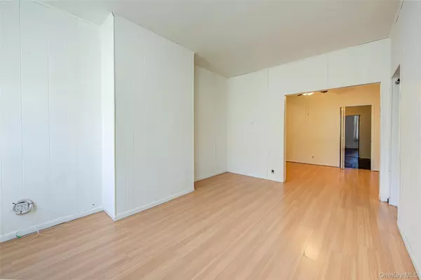 Astoria, NY 11102,25-35 Crescent ST