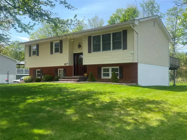 9 Laddie RD, Middletown, NY 10941