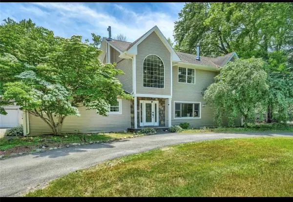Pine Bush, NY 12566,7 Shannon LN
