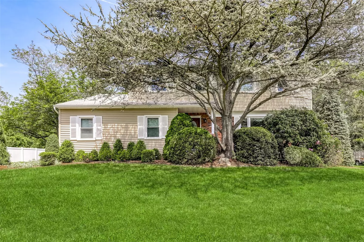 New City, NY 10956,8 Ferndale RD
