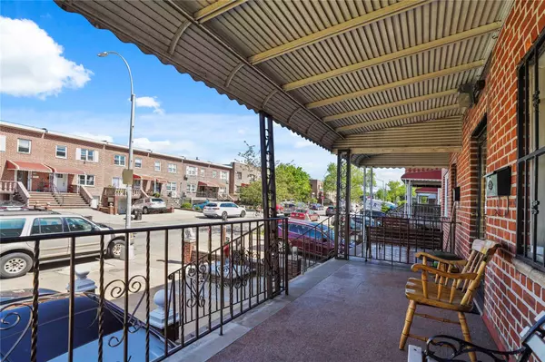Ridgewood, NY 11385,1730 Starr ST