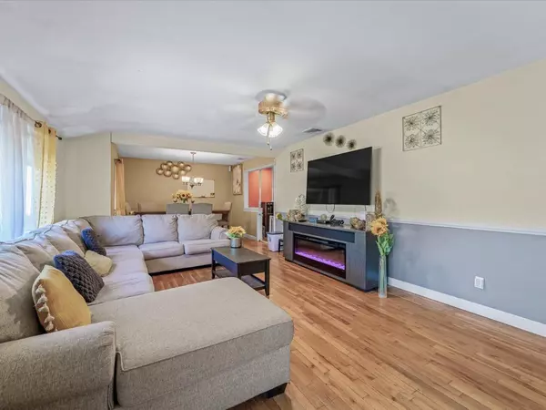 Lake Grove, NY 11755,127 Elliot AVE