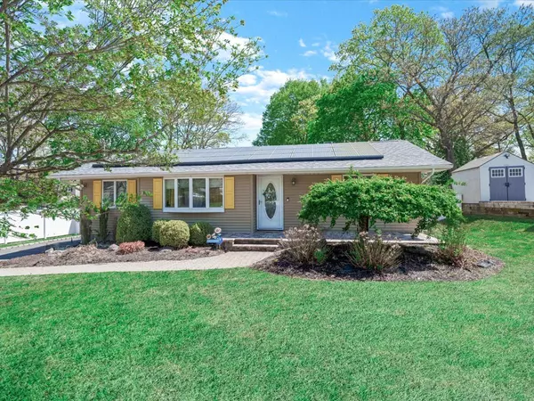 Lake Grove, NY 11755,127 Elliot AVE