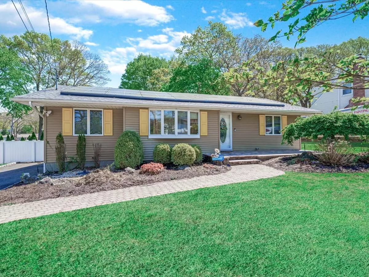 Lake Grove, NY 11755,127 Elliot AVE