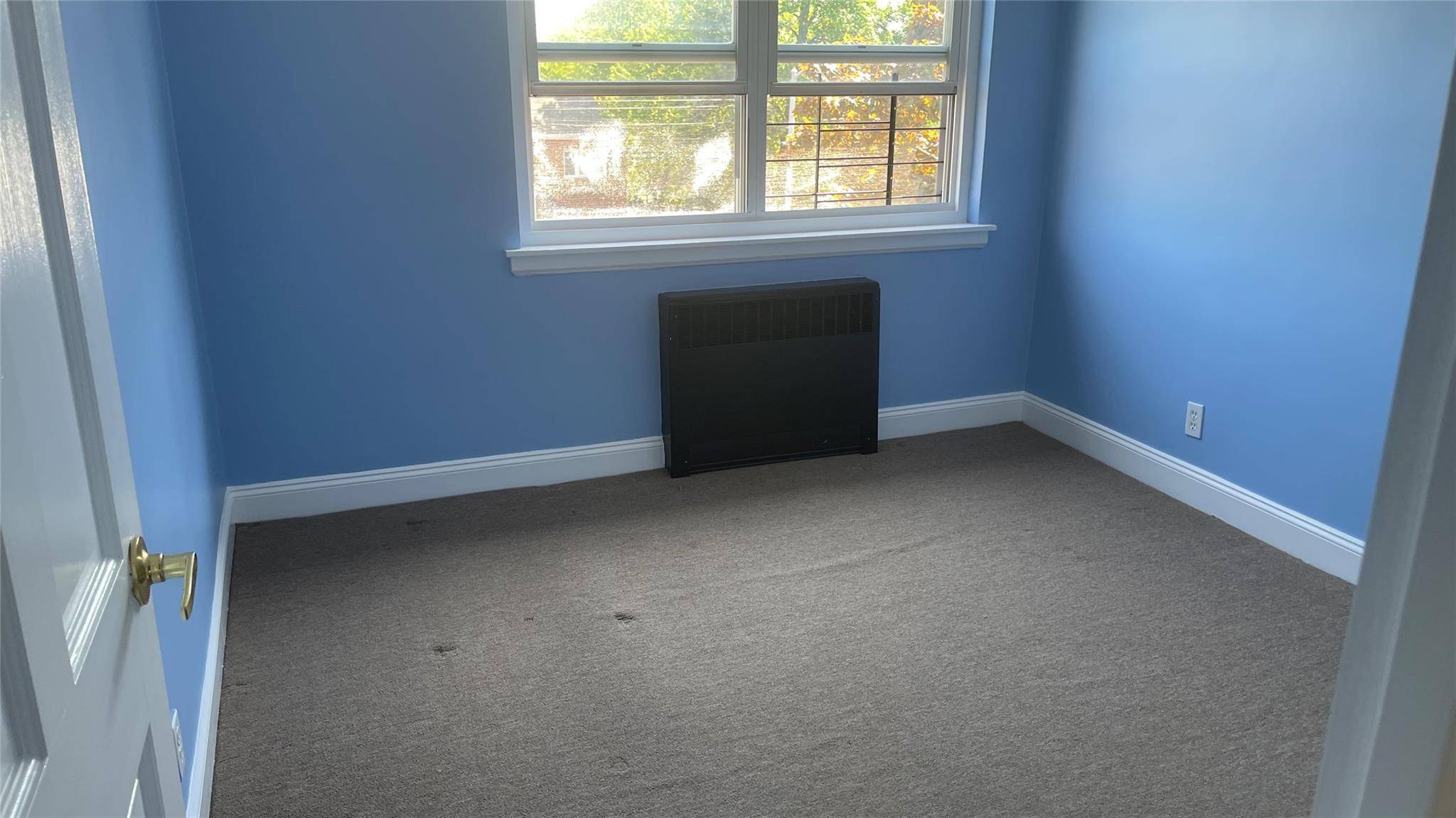 Queens Village, NY 11428,214-03 Hillside AVE #B