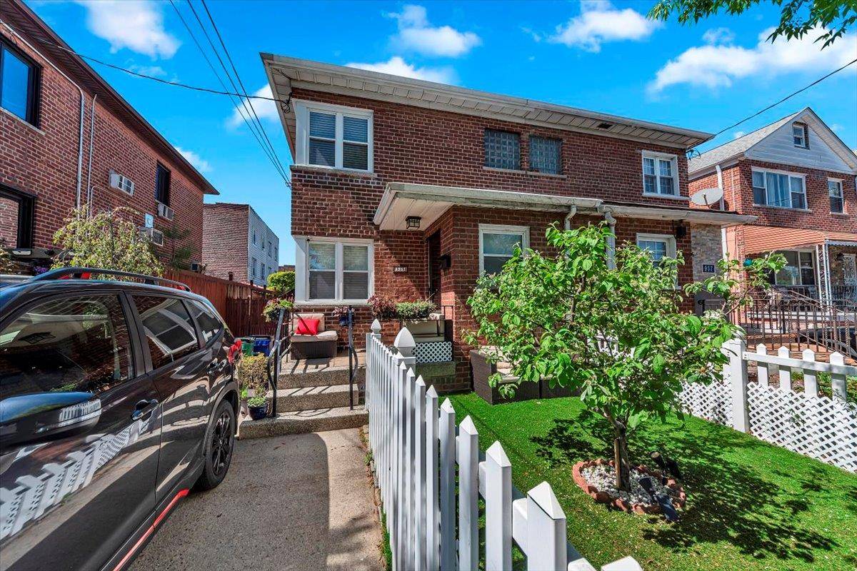935 Van Nest AVE, Bronx, NY 10462