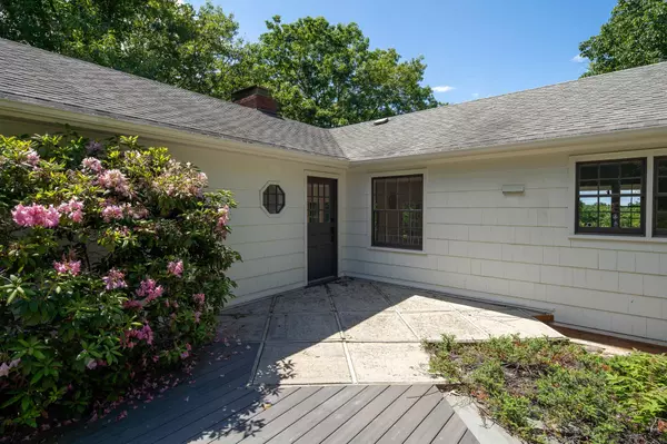 Cold Spring Harbor, NY 11724,3 South Run