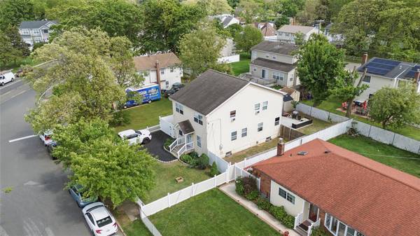 Amityville, NY 11701,50 Darerka ST