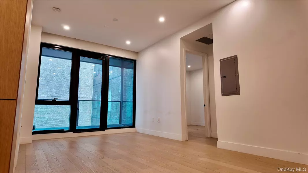 5 Court Square #6A, Long Island City, NY 11101