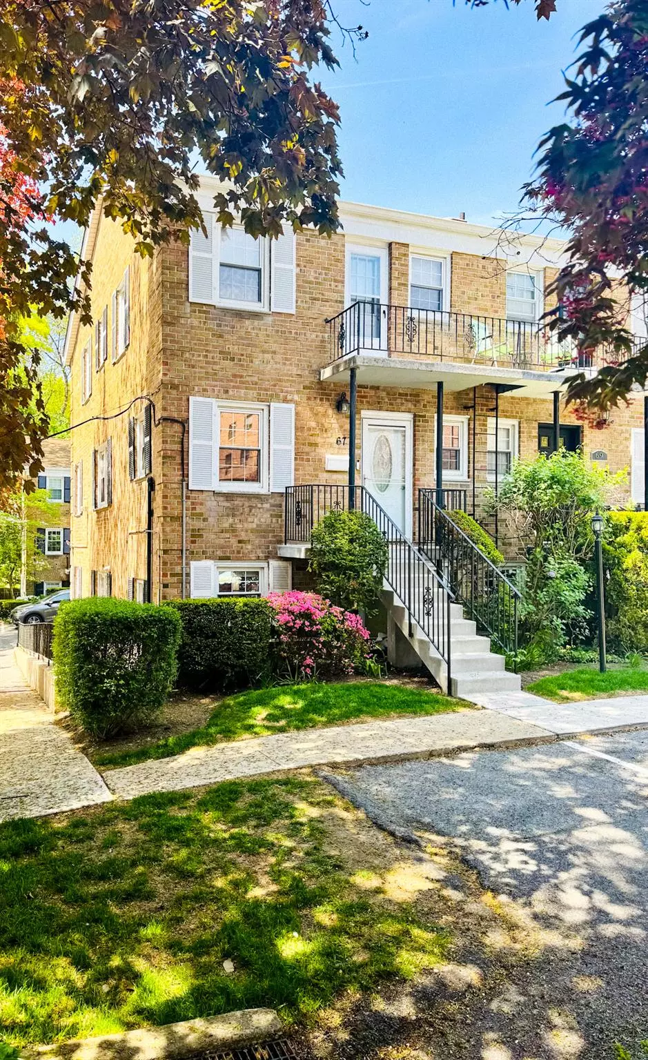 Bronxville, NY 10708,67 Georgia AVE #14D