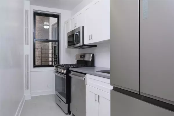 Bronx, NY 10458,340 E Mosholu Pkwy #1-A
