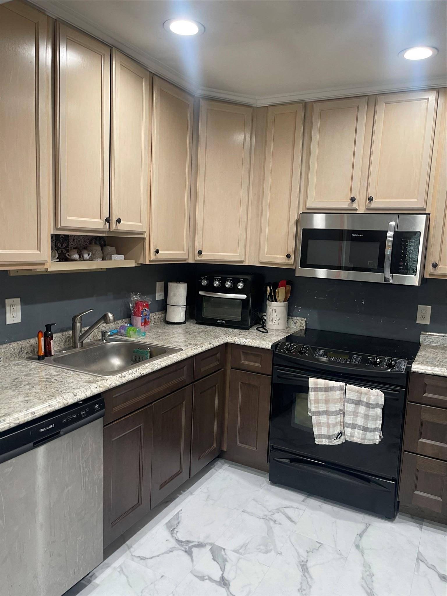 Wappingers Falls, NY 12590,24 Scarborough LN #D