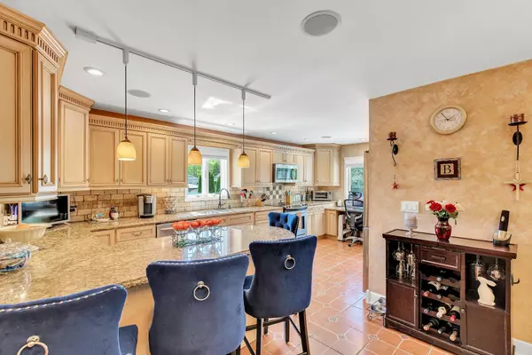 East Northport, NY 11731,21 Pomper DR