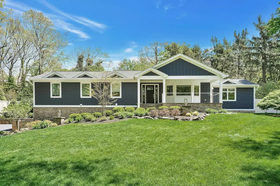 118 Village Hill DR, Dix Hills, NY 11746