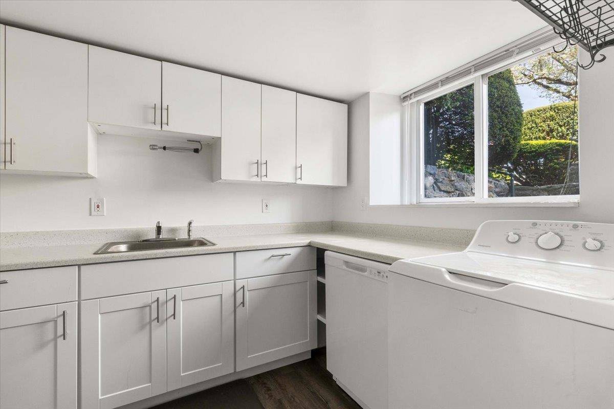 Rye, NY 10580,219 Central AVE #1