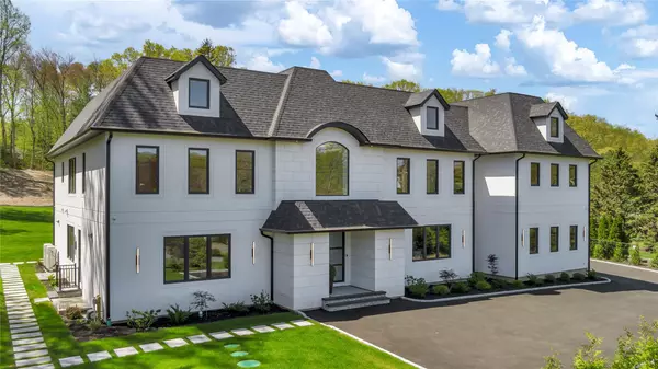 587 Caledonia RD, Dix Hills, NY 11746