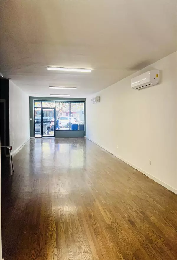Brooklyn, NY 11213,98 Kingston AVE