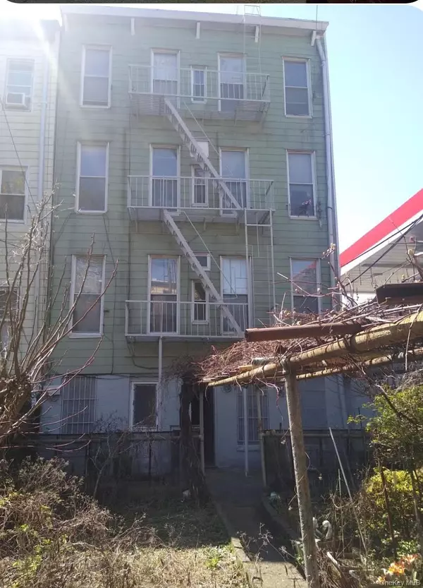 Long Island City, NY 11101,11-11 47 Road