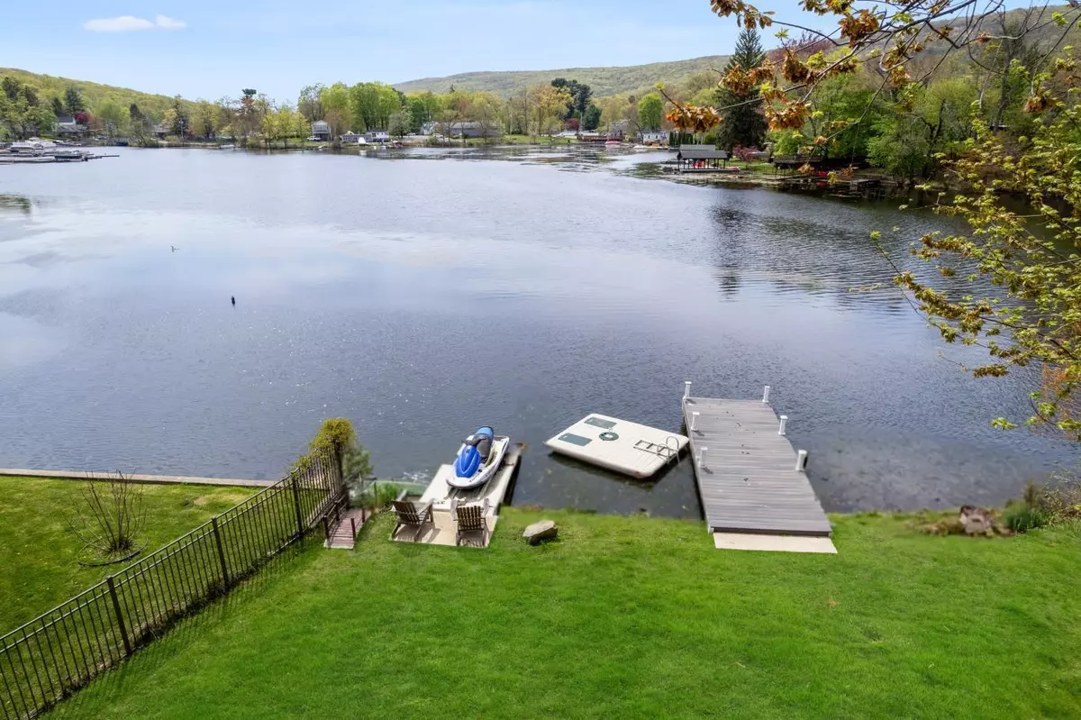 Greenwood Lake, NY 10925,25 Ten Eyck AVE