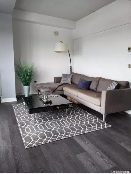 1 Landmark SQ #628, Port Chester, NY 10573