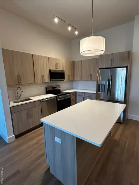 4180 Sunrise HWY, Oakdale, NY 11769