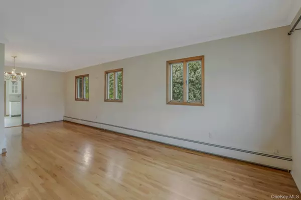 East Norwich, NY 11732,43 Floyd PL