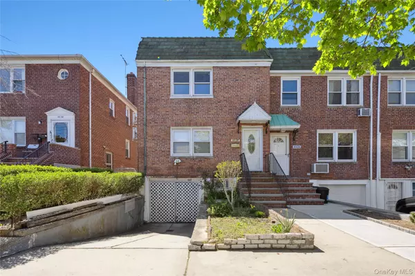 43-28 196 ST, Flushing, NY 11358