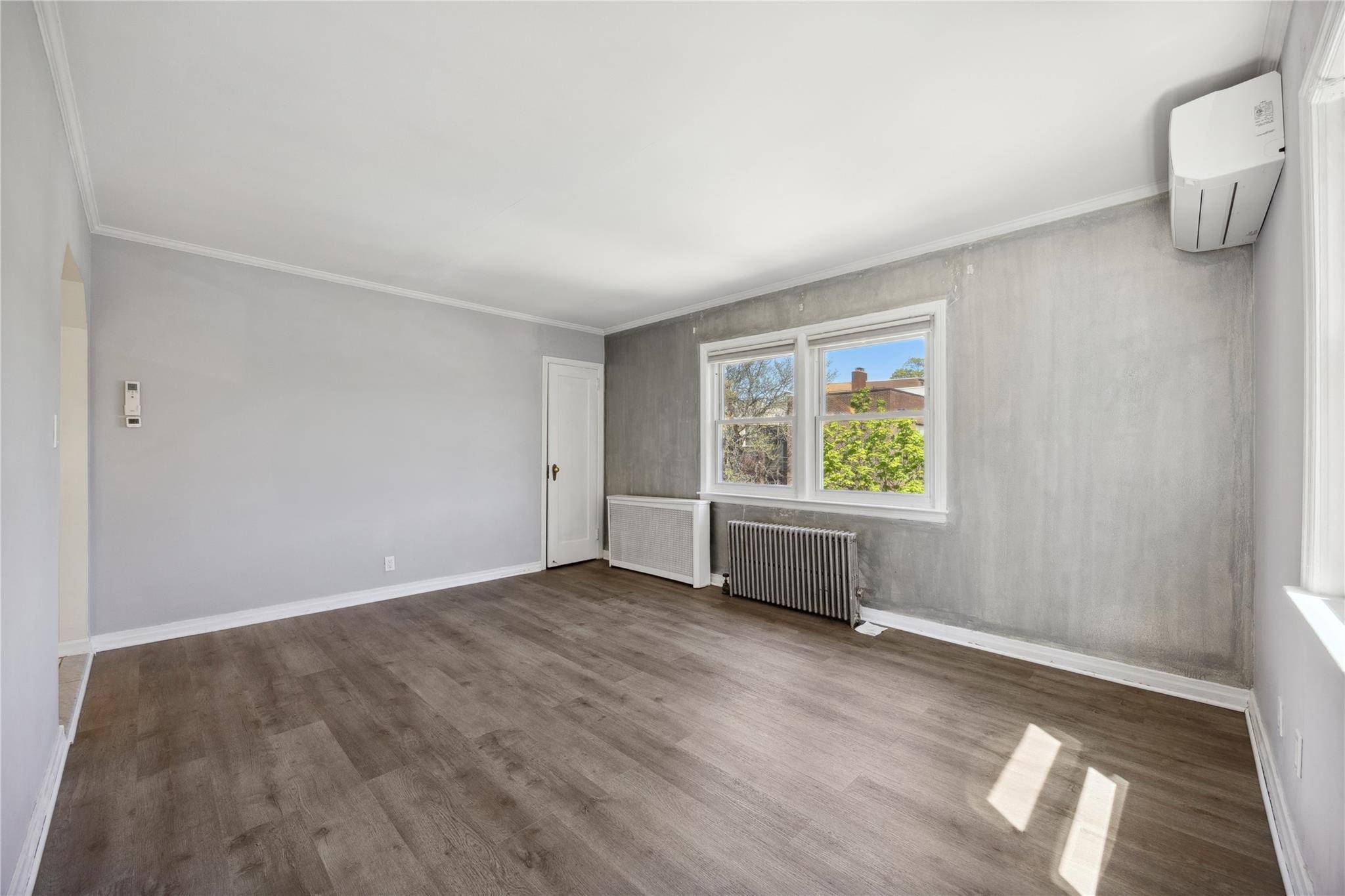 Flushing, NY 11358,43-28 196 ST