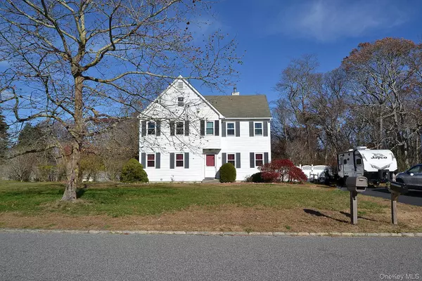 Riverhead, NY 11901,72 Old Farm RD