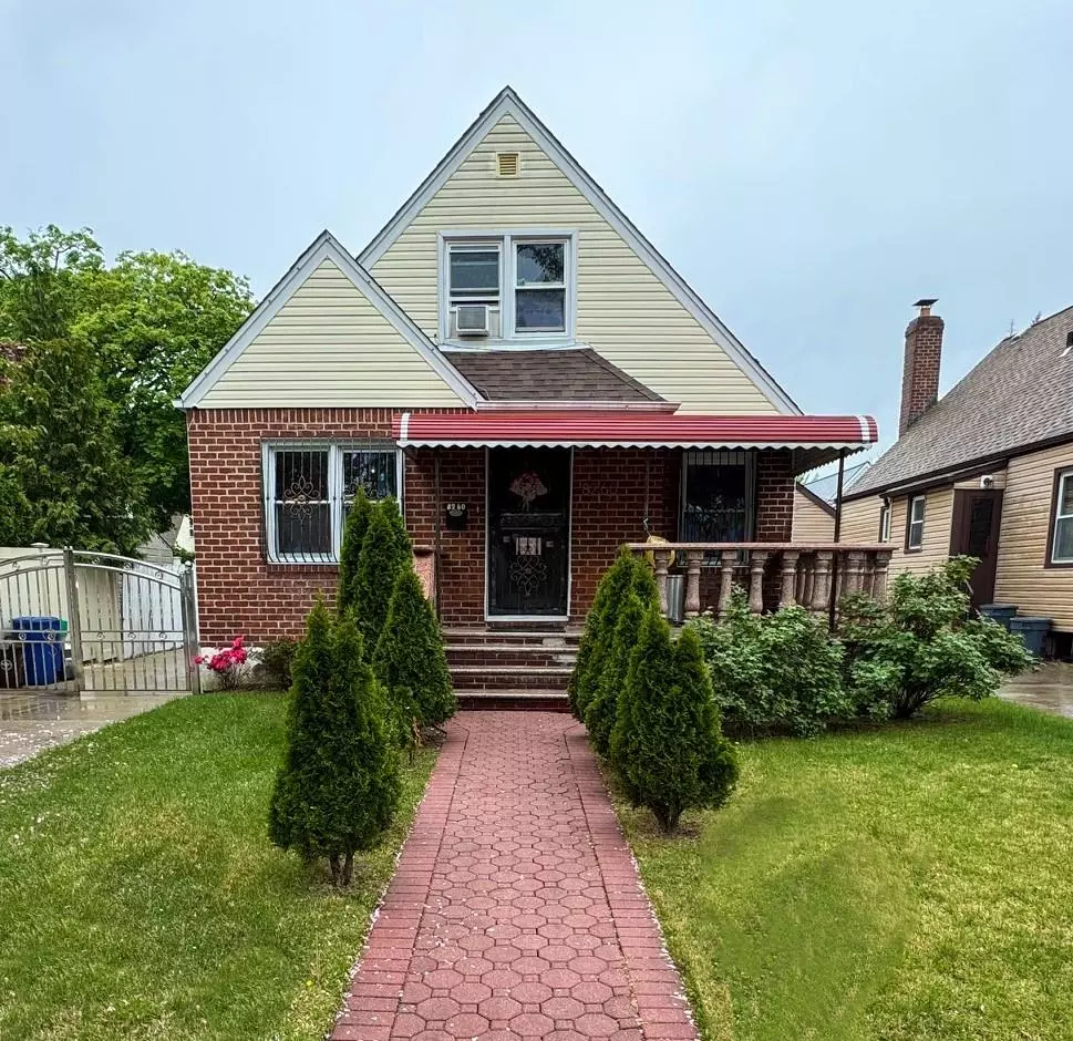 Glen Oaks, NY 11004,8260 266th ST