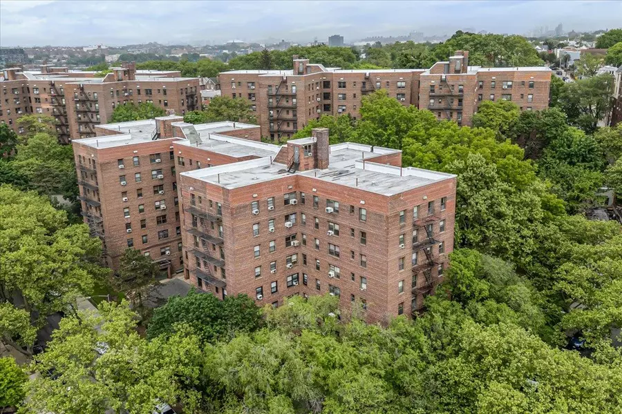 62-15 53rd AVE #LGD, Maspeth, NY 11378