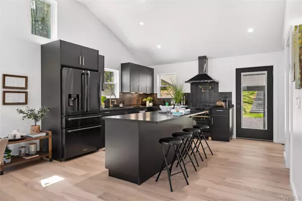 Accord, NY 12404,381 Mill Hook RD