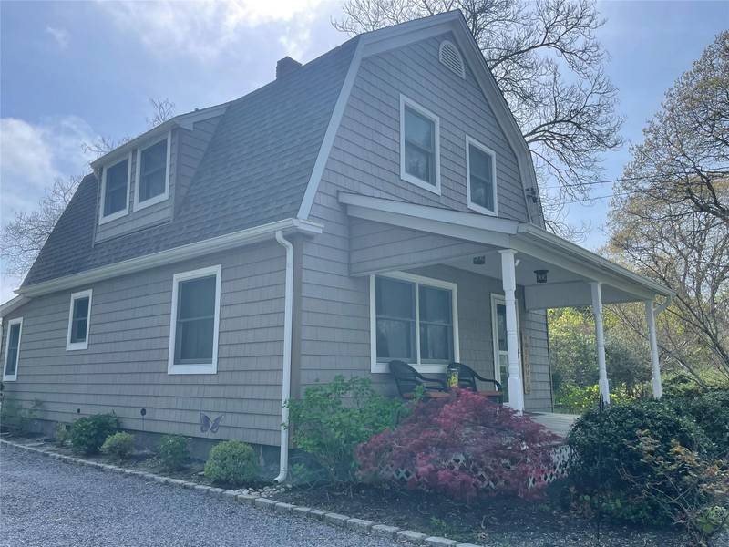 20 Vail AVE, East Quogue, NY 11942