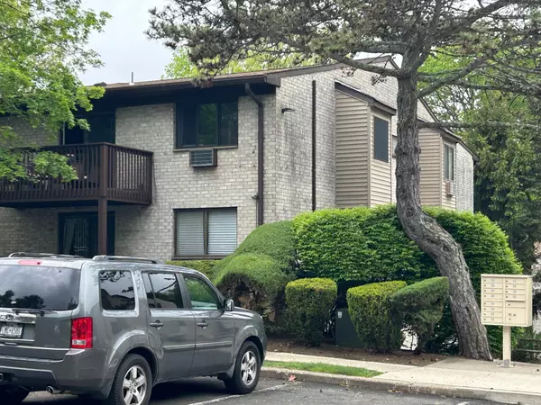 Monsey, NY 10952,2 Secora RD #C20