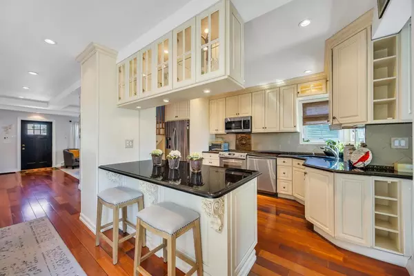 East Meadow, NY 11554,1788 noble ST