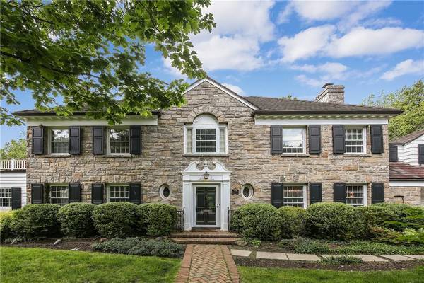 Scarsdale, NY 10583,37 Taunton RD