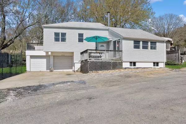 Montauk, NY 11954,143 Tuthill RD