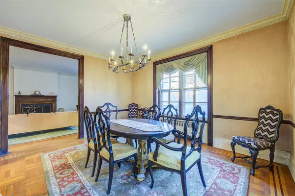 Jackson Heights, NY 11372,34-06 81st #42