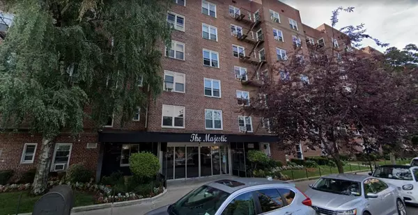 110-20 71st Ave #420, Forest Hills, NY 11375