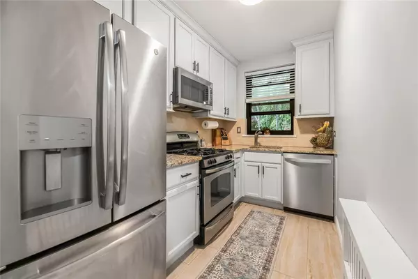 Hartsdale, NY 10530,52 Rockledge Rd #2A